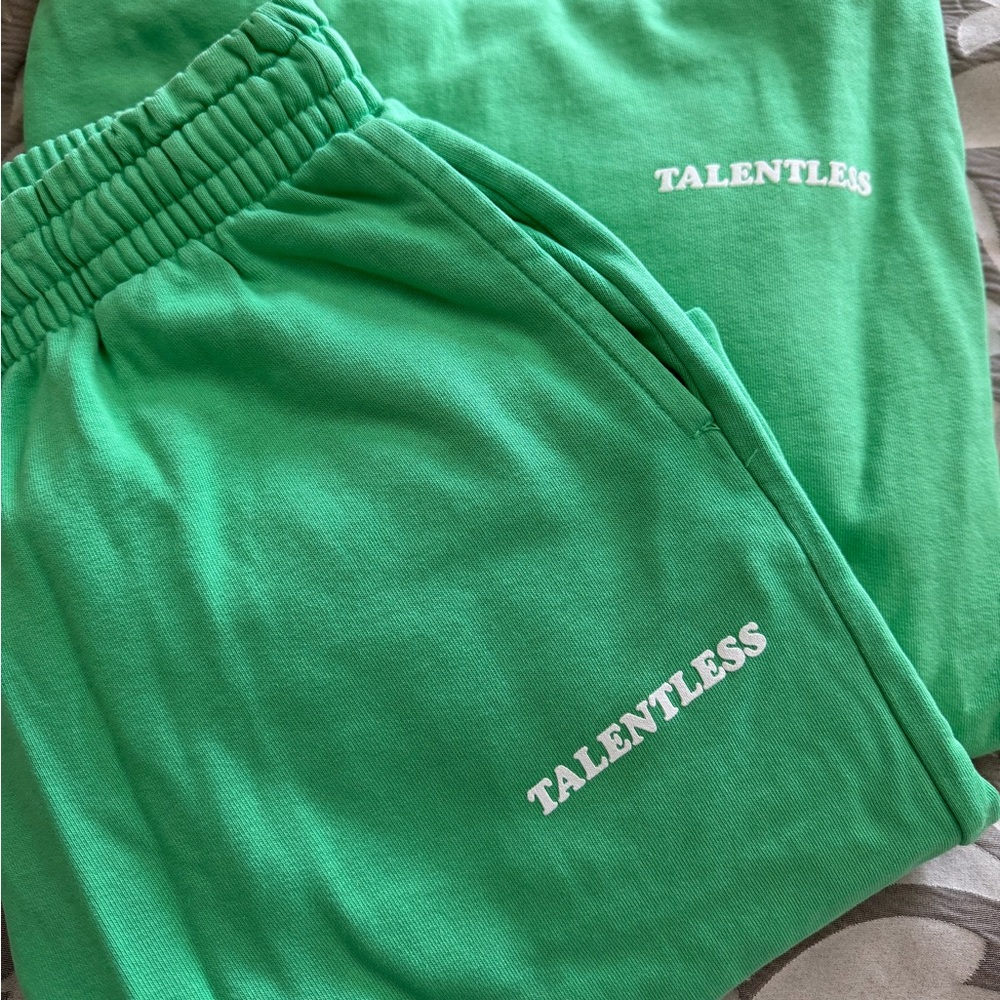 TALENTLESS Bright Green Sweat Set